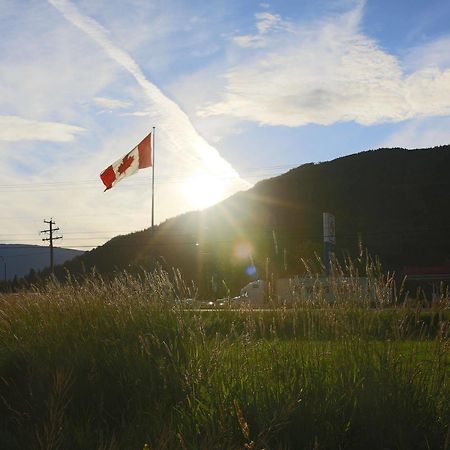 Monashee Motel Sicamous Zewnętrze zdjęcie