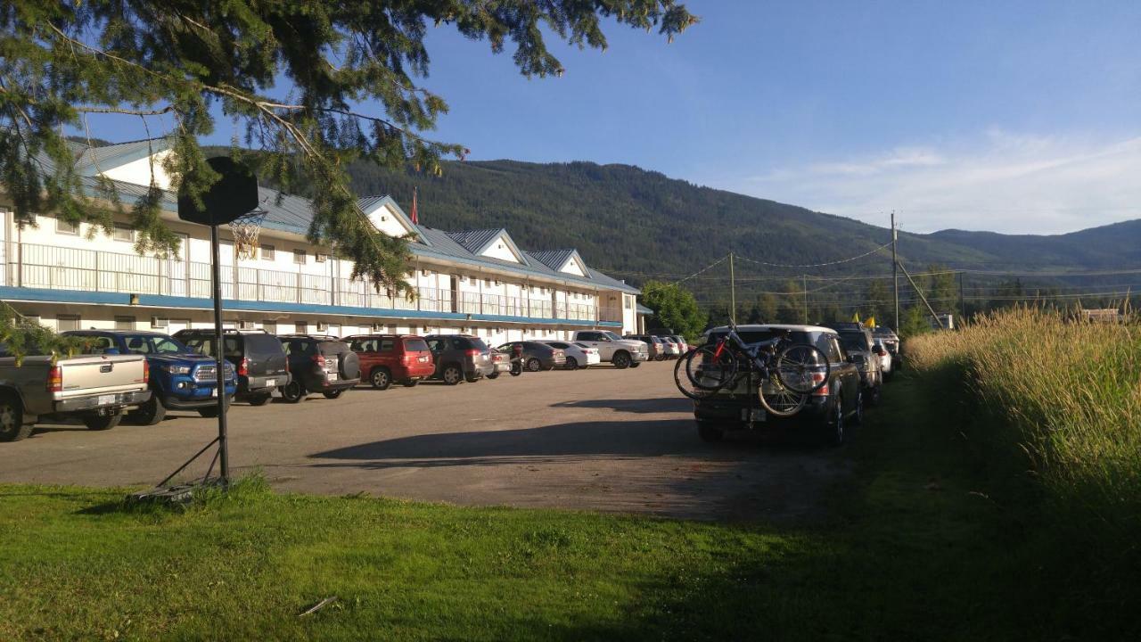 Monashee Motel Sicamous Zewnętrze zdjęcie